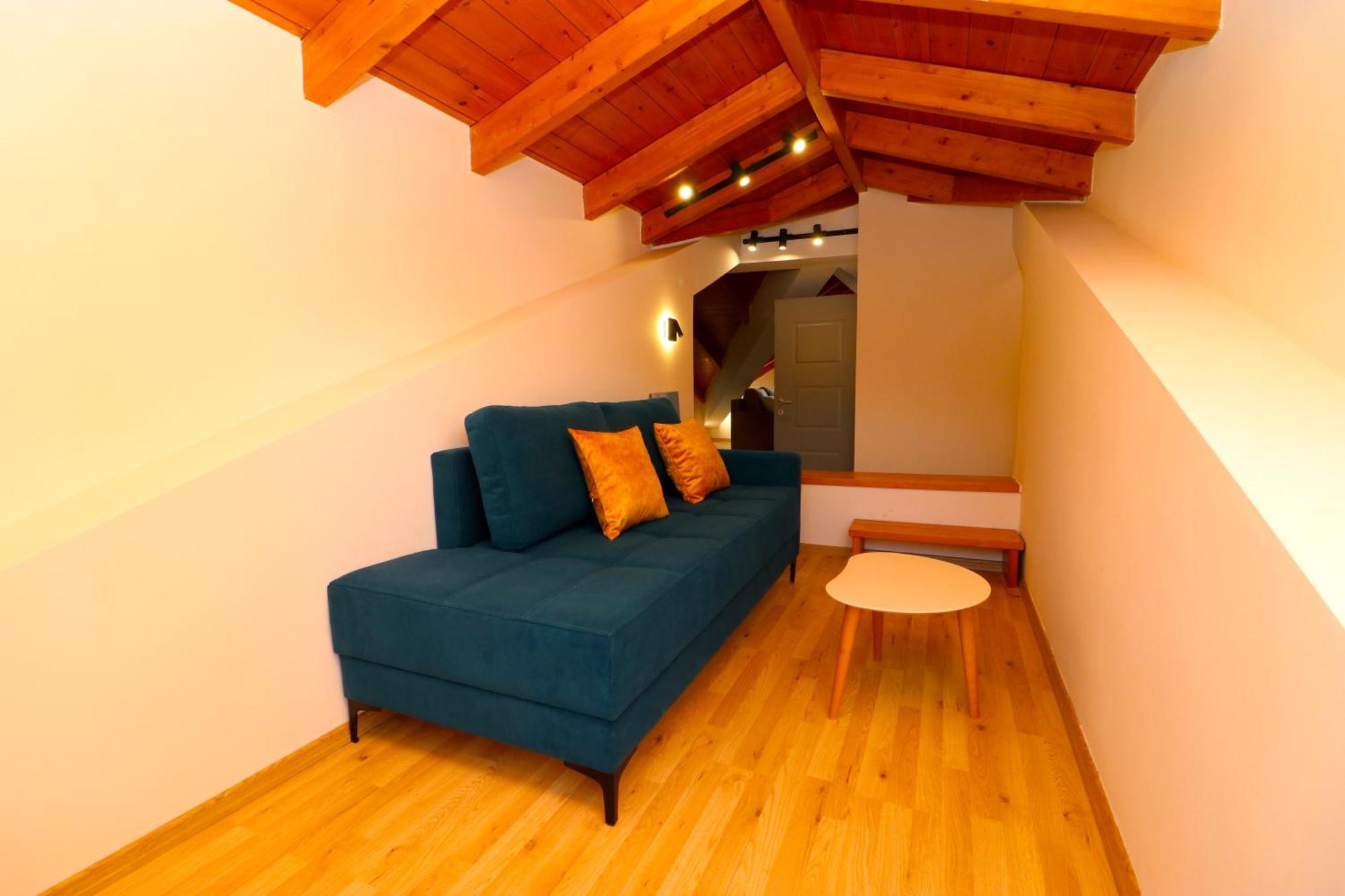 Fegi Rooms Himare Esterno foto