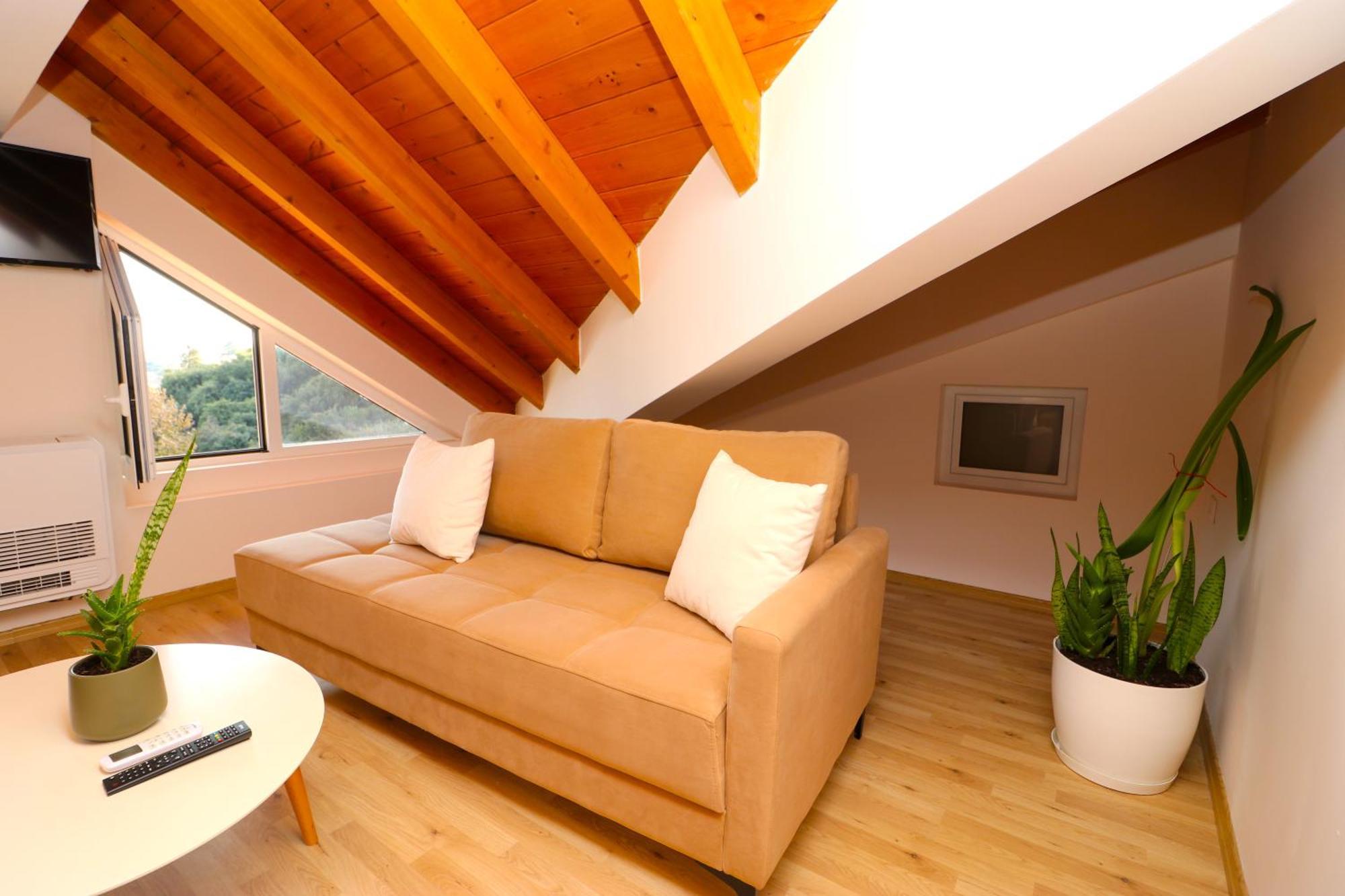 Fegi Rooms Himare Esterno foto