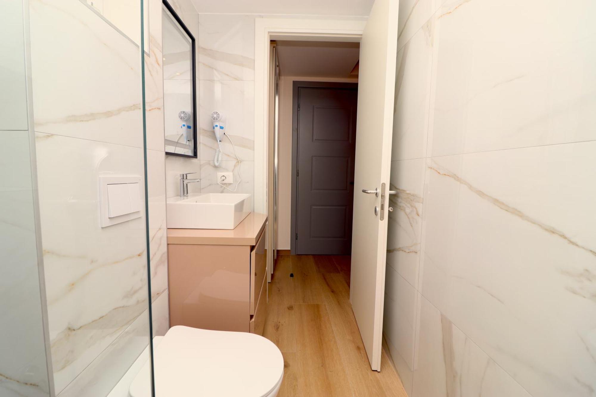 Fegi Rooms Himare Esterno foto