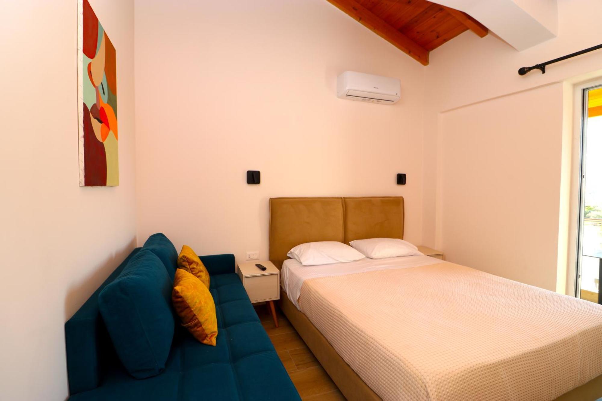 Fegi Rooms Himare Esterno foto