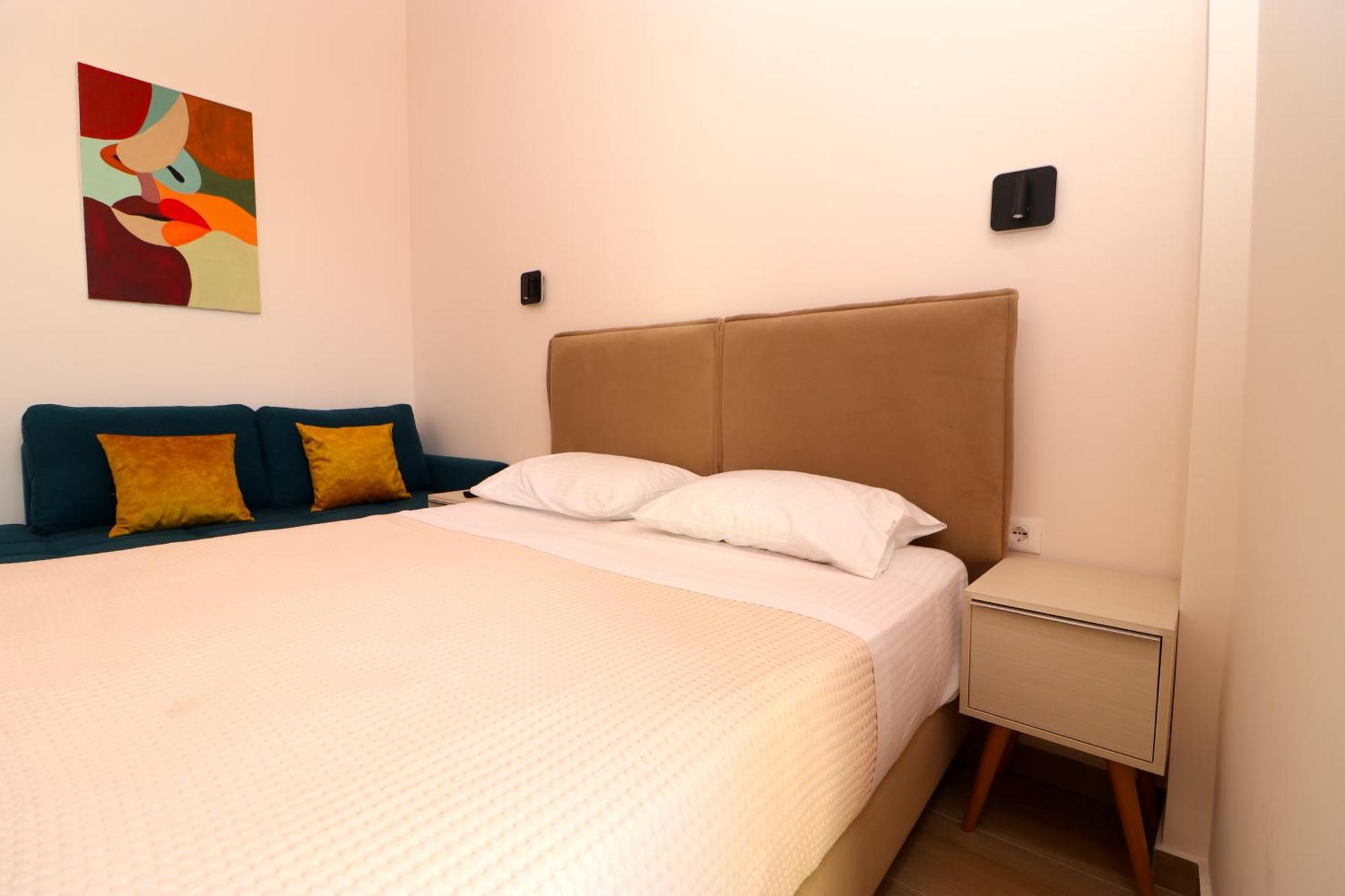Fegi Rooms Himare Esterno foto