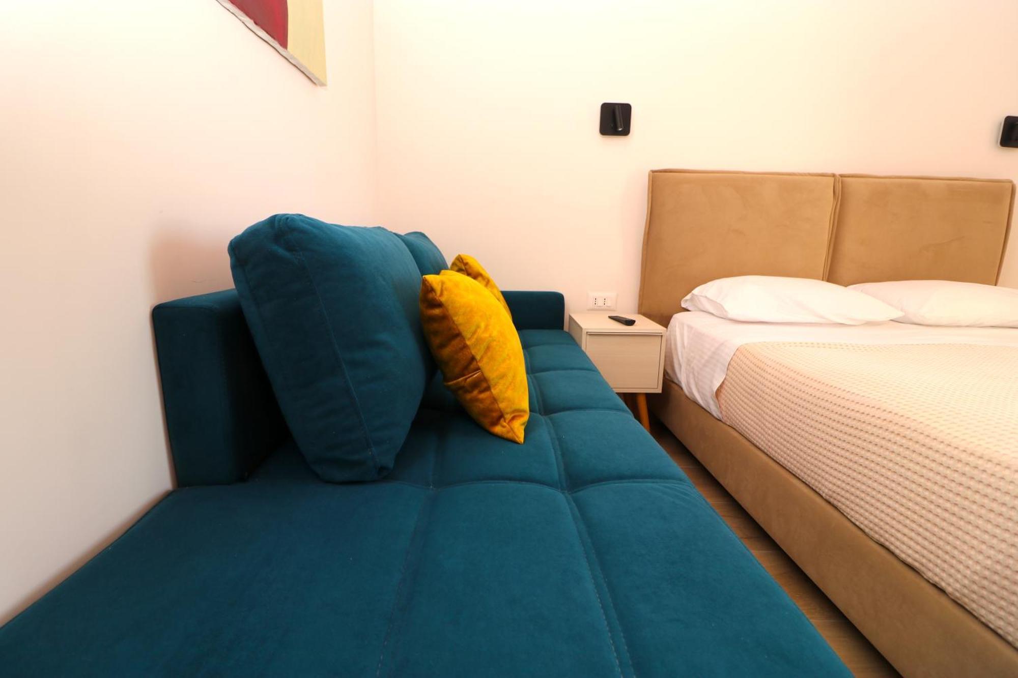 Fegi Rooms Himare Esterno foto