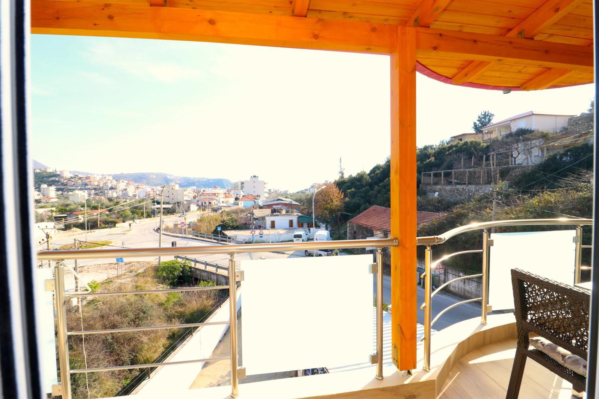 Fegi Rooms Himare Esterno foto